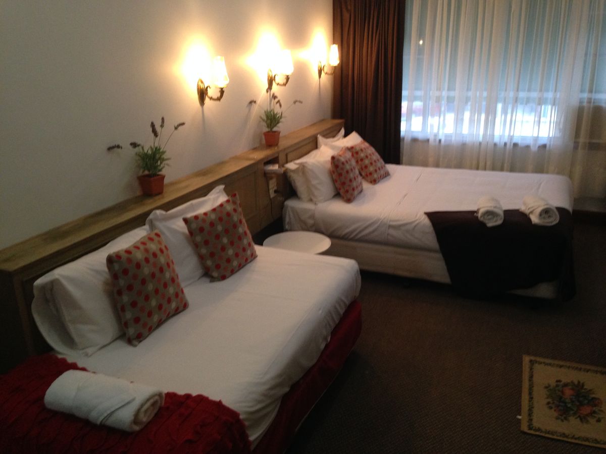 UPSTAIRS STANDARD ROOM | UPSTAIRS STANDARD ROOM | Upstairs Budget Hotel Room Accommodation Yarrawonga